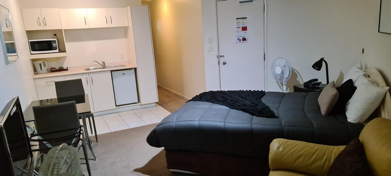 Oceanside Resort Internal Ground Floor Studio Unit Privately Owned In Mt Maunganui No External Window Or Air Conditioning Mount Maunganui Kültér fotó